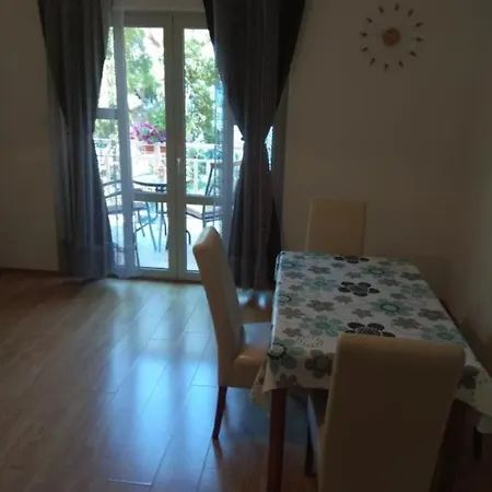 Dalibor By The Sea Apartment